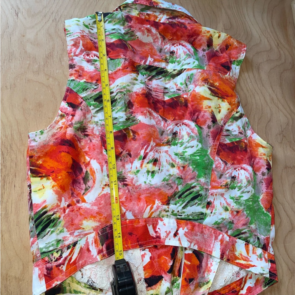 Chord Lace-lined Floral Vest - Picture 8 of 10